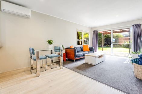 Photo of property in 2/21 Birman Close, Half Moon Bay, Auckland, 2012