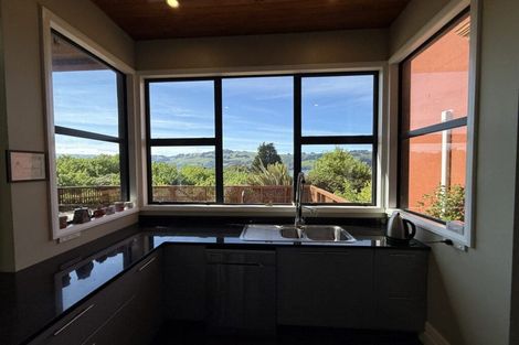 Photo of property in 16 Ascog Road, Ravensbourne, Dunedin, 9022