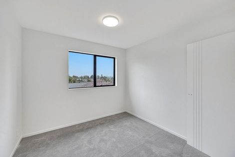 Photo of property in 5/163 Edmonton Road, Te Atatu South, Auckland, 0610