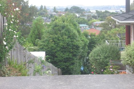 Photo of property in 1/24 Martin Crescent, Northcote, Auckland, 0627