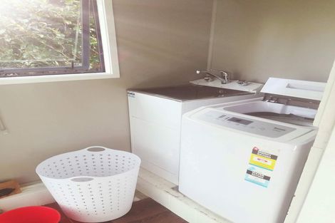 Photo of property in 13 Blanes Road, Weymouth, Auckland, 2103