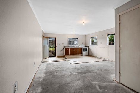 Photo of property in 16 Leon Place, Waitara, 4320