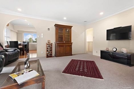 Photo of property in 151 Gossamer Drive, Pakuranga Heights, Auckland, 2010
