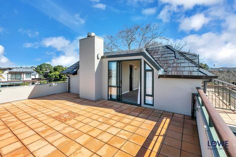 Photo of property in 1a Bournemouth Terrace, Murrays Bay, Auckland, 0630