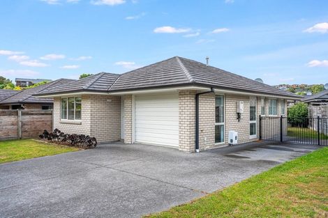Photo of property in 5 Mooring Close, Whitby, Porirua, 5024