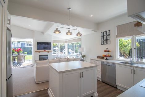 Photo of property in 74 Le Cren Street, Seaview, Timaru, 7910