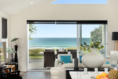 Photo of property in 173 Marine Parade, Mount Maunganui, 3116