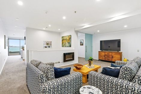 Photo of property in Patent 326 Apartments, 209s/326 Evans Bay Parade, Hataitai, Wellington, 6021