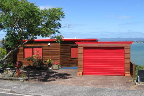 Photo of property in 2/26 Brigantine Drive, Beach Haven, Auckland, 0626