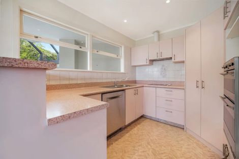 Photo of property in 9 Laingholm Drive, Laingholm, Auckland, 0604