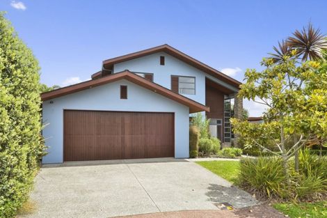 Photo of property in 17 Scarlet Oak Drive, Schnapper Rock, Auckland, 0632