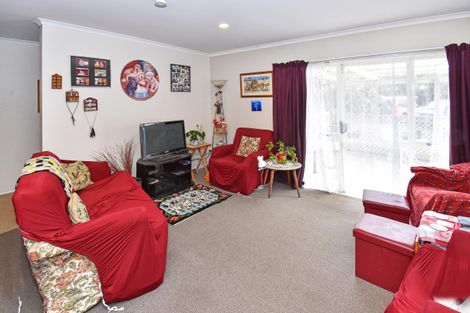 Photo of property in 2/36 Growers Lane, Mangere East, Auckland, 2024