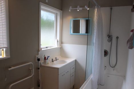 Photo of property in 63 Stokes Valley Road, Stokes Valley, Lower Hutt, 5019