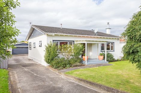 Photo of property in 6 Karaka Street, Hokowhitu, Palmerston North, 4410