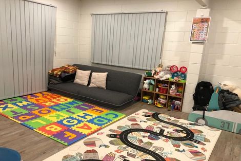 Photo of property in 9 Braund Place, Glenfield, Auckland, 0629