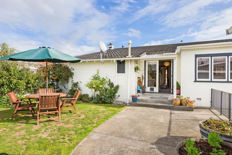 Photo of property in 6 Karaka Street, Hokowhitu, Palmerston North, 4410