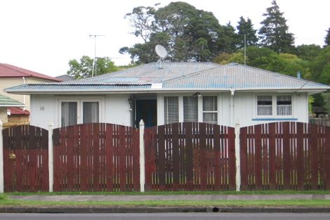 Photo of property in 28 Swanson Road, Henderson, Auckland, 0610