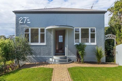 Photo of property in 27 Miromiro Road, Normandale, Lower Hutt, 5010