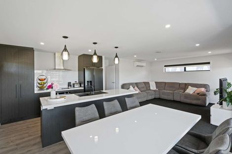 Photo of property in 3 Andesite Drive, Rolleston, 7614