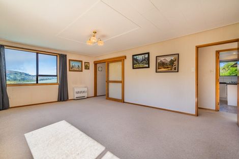 Photo of property in 35 Pioneer Crescent, Helensburgh, Dunedin, 9010