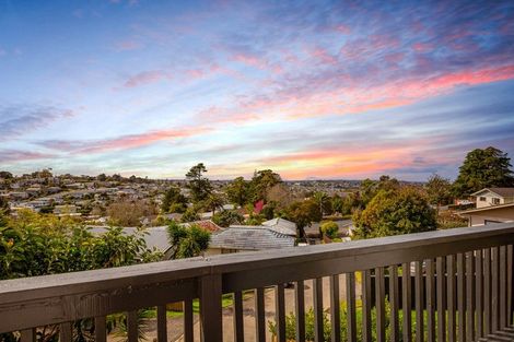 Photo of property in 8 Garton Drive, Massey, Auckland, 0614