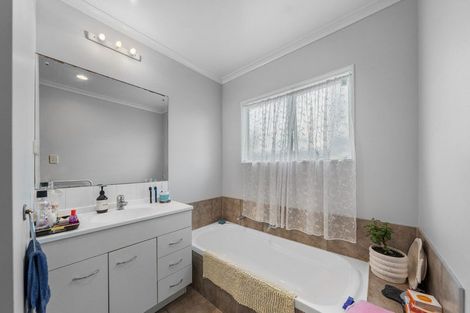 Photo of property in 168a Rathgar Road, Henderson, Auckland, 0610