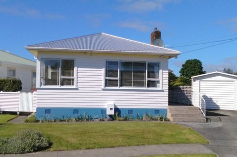 Photo of property in 7 Margaret Place, Merrilands, New Plymouth, 4312