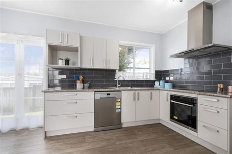 Photo of property in 56 Lynwood Road, New Lynn, Auckland, 0600