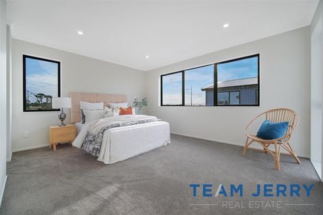 Photo of property in 2 Gertrude Cole Road, Clarks Beach, 2122