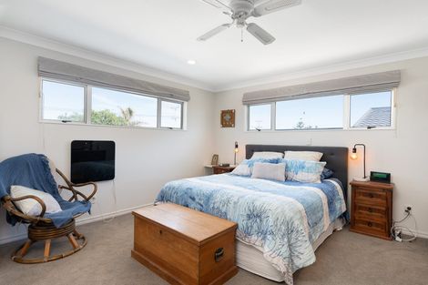 Photo of property in 65 Pukehina Parade, Pukehina, Te Puke, 3189