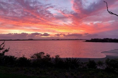 Photo of property in 21 St Annes Crescent, Wattle Downs, Auckland, 2103