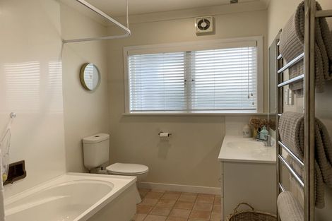 Photo of property in 12 Sunny Glen, Waikanae, 5036