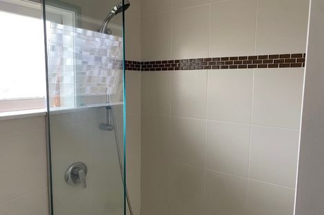 Photo of property in 28d Sunnynook Road, Sunnynook, Auckland, 0620