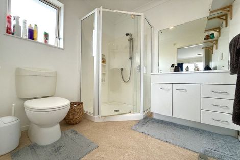 Photo of property in 211 Westchester Drive, Churton Park, Wellington, 6037