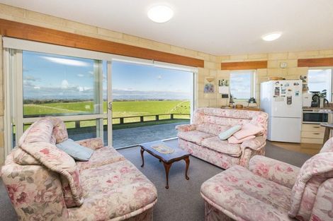 Photo of property in 63 Sutherland Road, Sanson, Palmerston North, 4479