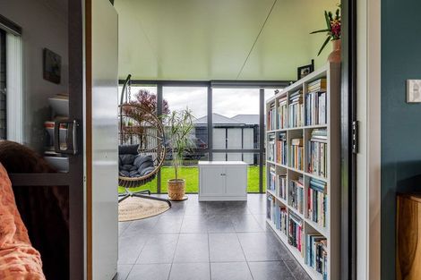 Photo of property in 7 Pegasus Place, Kelvin Grove, Palmerston North, 4414