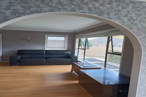 Photo of property in 5 Sutton Crescent, Papatoetoe, Auckland, 2025