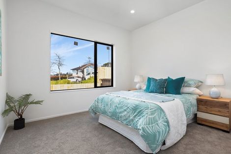 Photo of property in 85b Lake Panorama Drive, Henderson Valley, Auckland, 0614