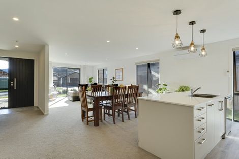 Photo of property in 9 Fallow Street, Jacks Point, 9371