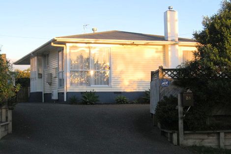 Photo of property in 28 O'halloran Road, Howick, Auckland, 2014
