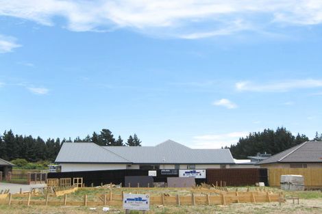 Photo of property in 77 Eastwood Rise, Waimairi Beach, Christchurch, 8083