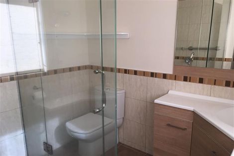 Photo of property in 35 Gretel Place, Hillcrest, Auckland, 0627