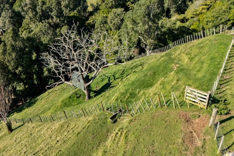 Photo of property in 28 Pararewa Drive, Whalers Gate, New Plymouth, 4310