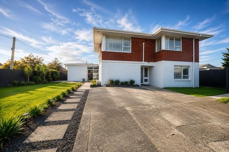 Photo of property in 76a Lake Road, Narrow Neck, Auckland, 0624
