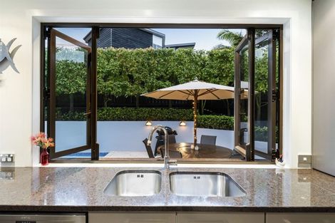 Photo of property in 25a Hastings Road, Mairangi Bay, Auckland, 0630