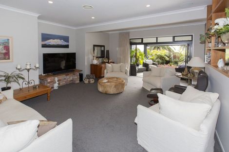 Photo of property in 36 Ripiro Drive, Baylys Beach, Dargaville, 0377