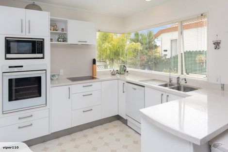 Photo of property in 2/2 Embleton Close, Northpark, Auckland, 2013