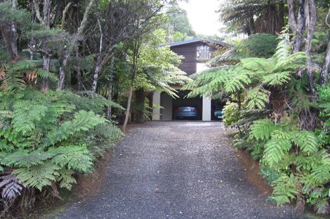 Photo of property in 18 York Road, Titirangi, Auckland, 0604