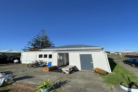 Photo of property in 90 Hinau Street, Castlecliff, Whanganui, 4501