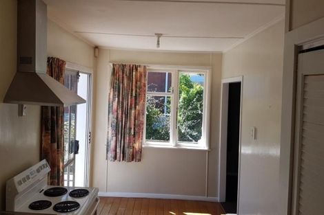 Photo of property in 33 Jillett Street, Titahi Bay, Porirua, 5022